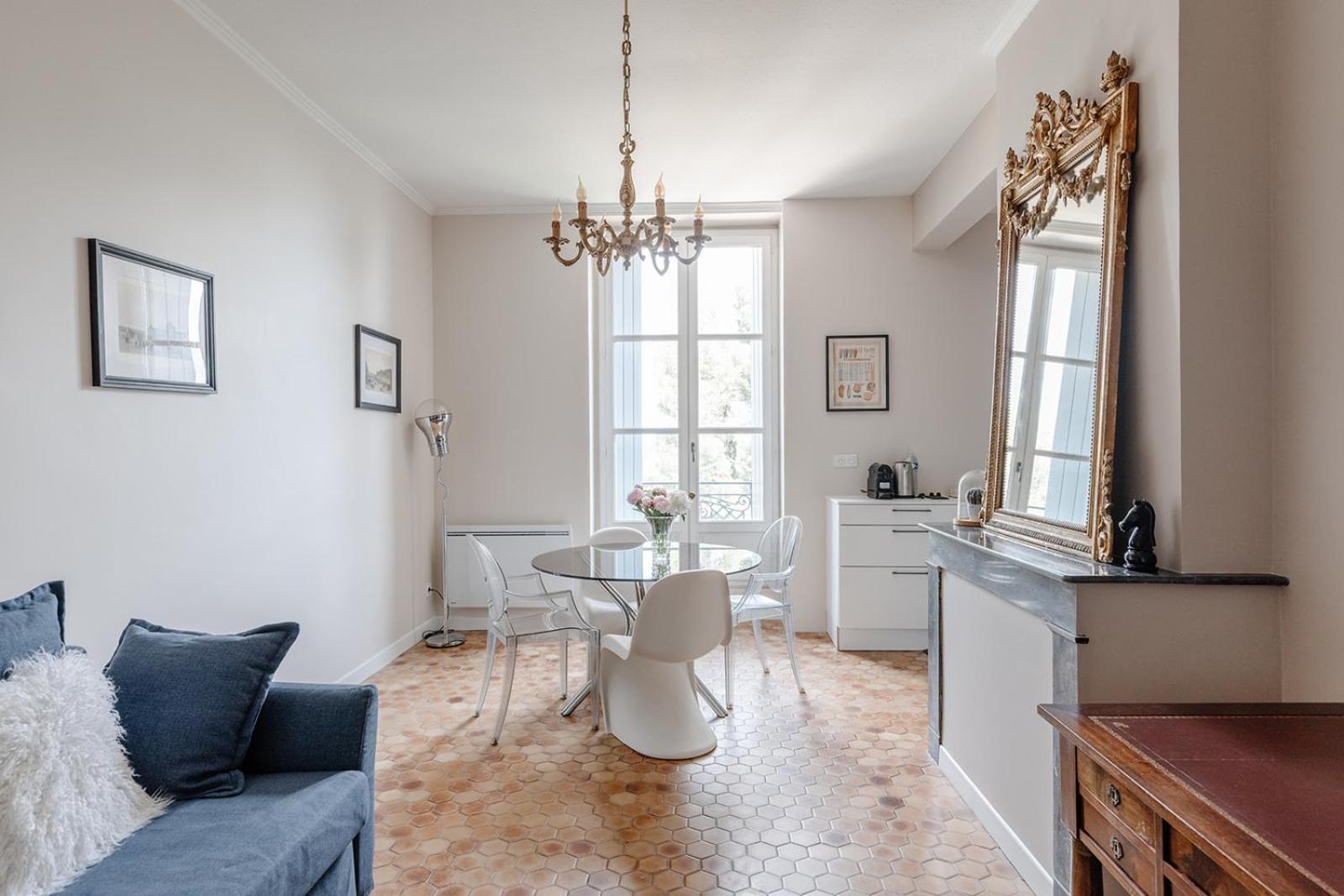 Superior One-Bedroom Apartment